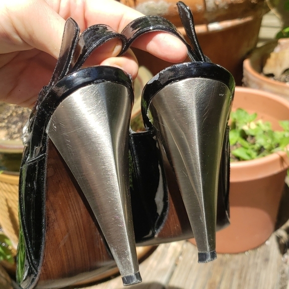 Stuart Weitzman Black Patent Sling-back Heels 7 - Picture 5 of 8